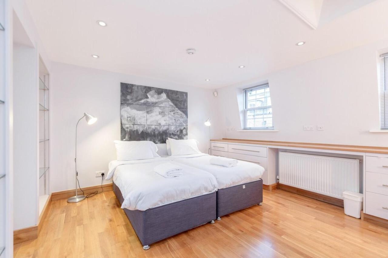 Beautiful 1 Bedroom Apartment In Victoria ロンドン エクステリア 写真