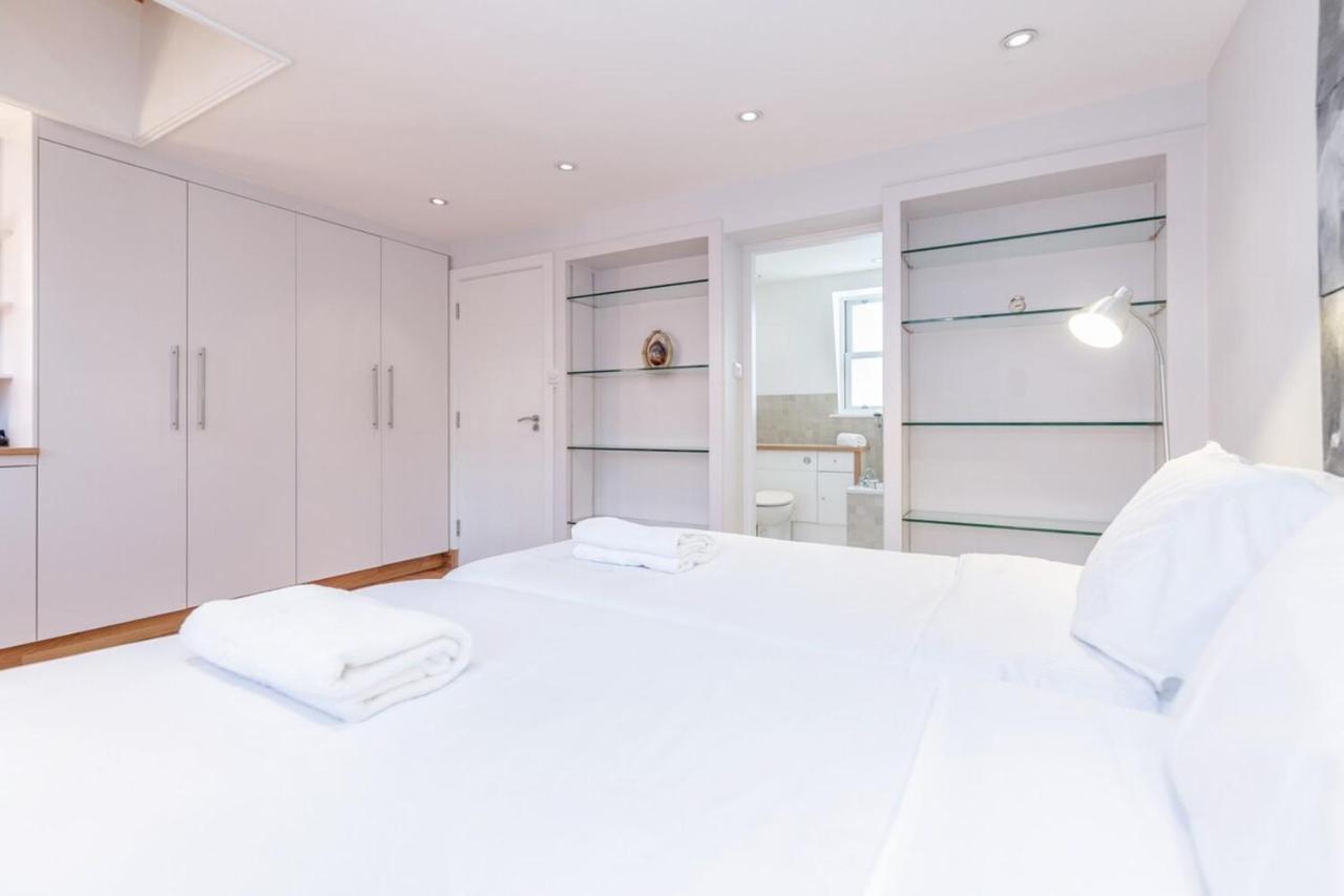 Beautiful 1 Bedroom Apartment In Victoria ロンドン エクステリア 写真
