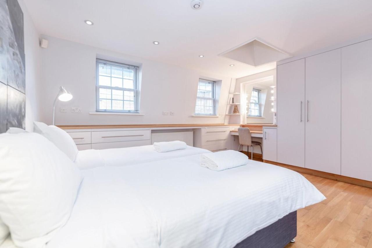 Beautiful 1 Bedroom Apartment In Victoria ロンドン エクステリア 写真