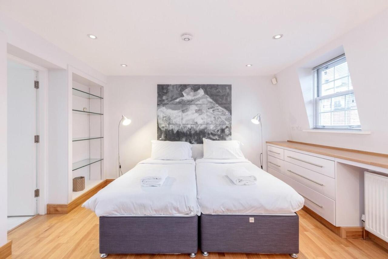Beautiful 1 Bedroom Apartment In Victoria ロンドン エクステリア 写真