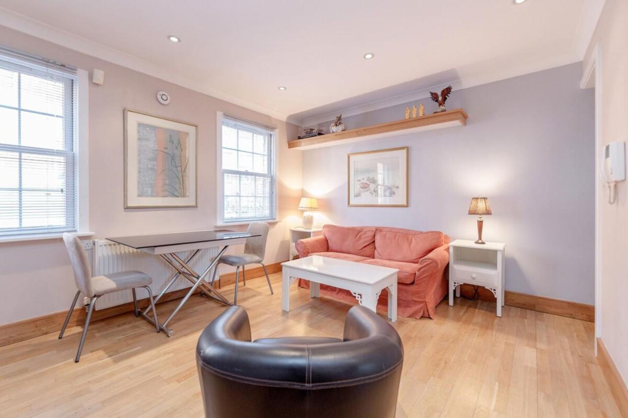 Beautiful 1 Bedroom Apartment In Victoria ロンドン エクステリア 写真
