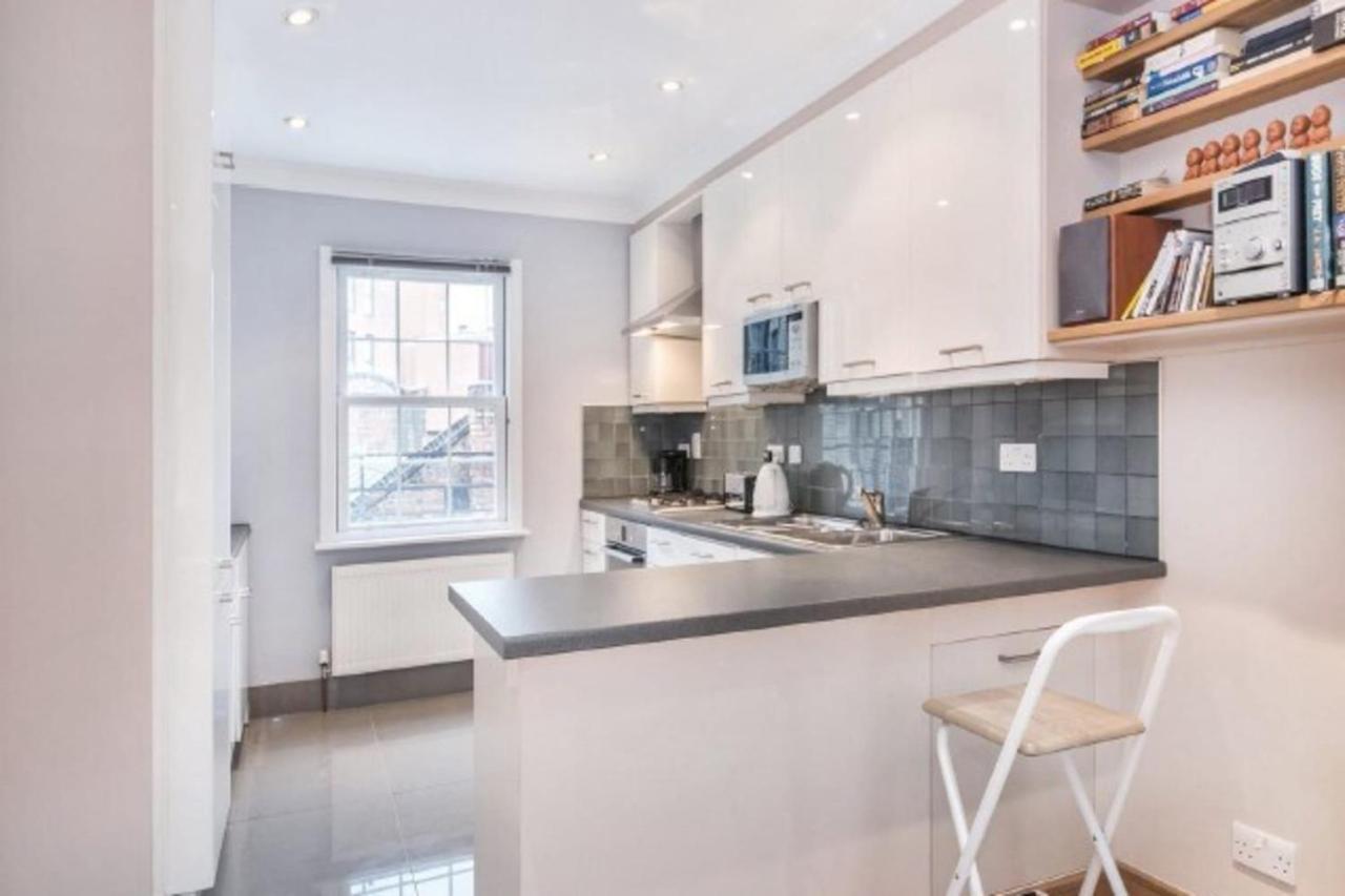 Beautiful 1 Bedroom Apartment In Victoria ロンドン エクステリア 写真